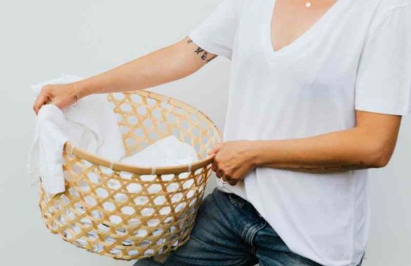 Comment blanchir son linge jauni avec du vinaigre blanc et du bicarbonate ?